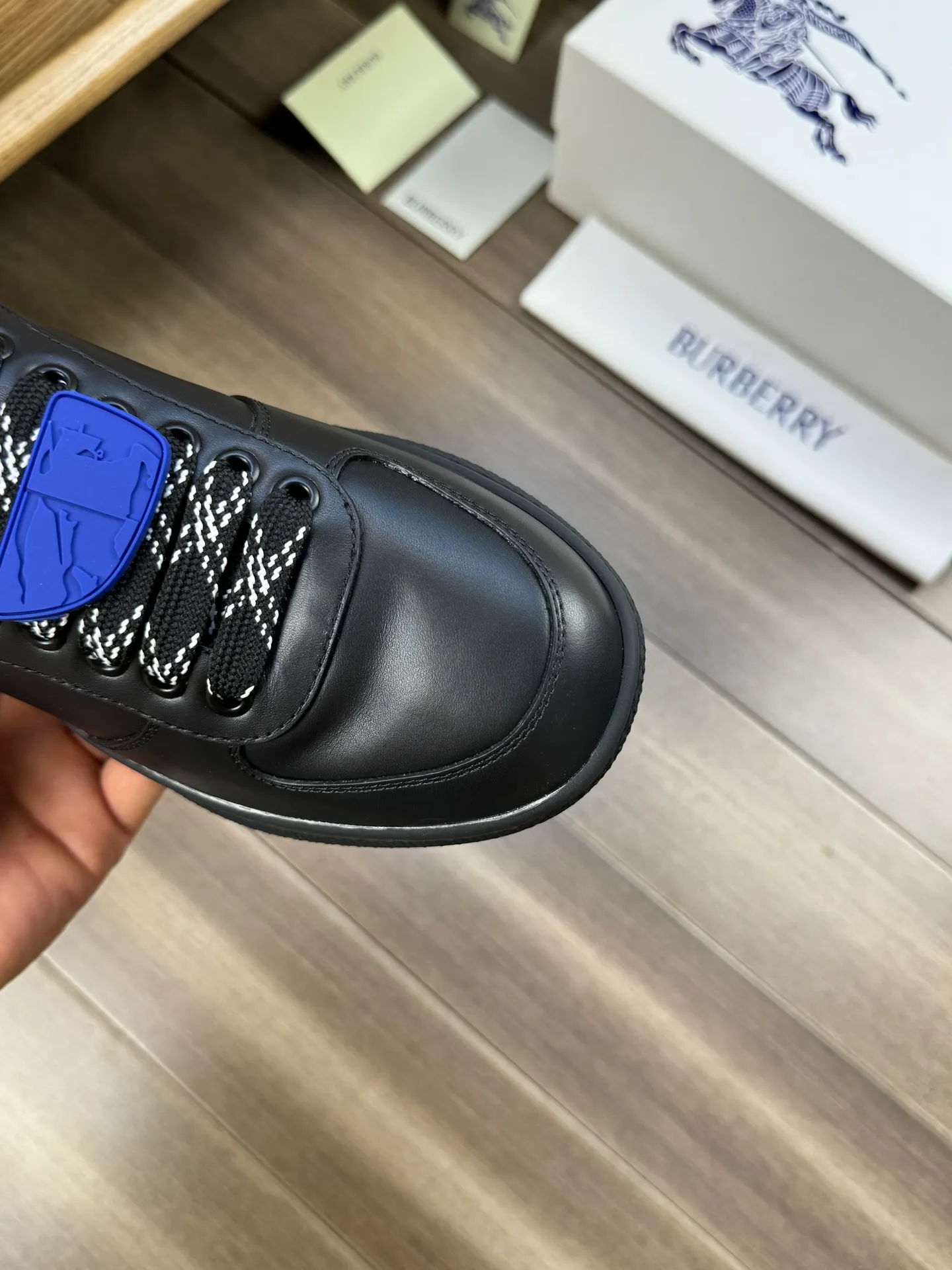 [BURBERRY] Burberry P400💰 - High-end quality original order 🔍🔍🔍 - Upper: imported 🔝 Nappa calfskin, tongue brand cloth label - Inner lining: canvas lining - Outsole: rubber; two-color molded outsole - Super high quality control and fine workmanship: highlighted (high-end, extravagance, grade) -Size: 38-44 (Male 45, can be customized)